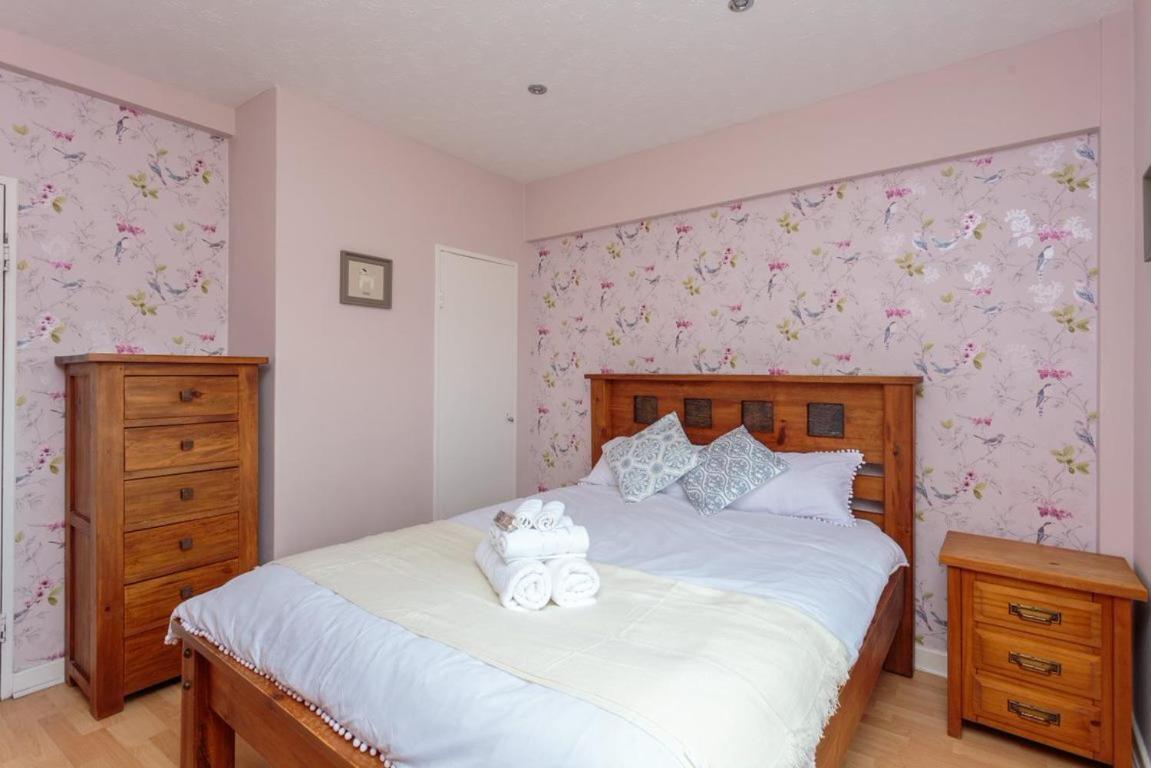 Gorgeous 3-Bed Flat, 15 Minutes To City Centre Edinburgh Exterior photo